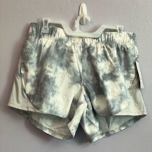 🆕 women’s athletic works white and gray  running shorts Sz Medium